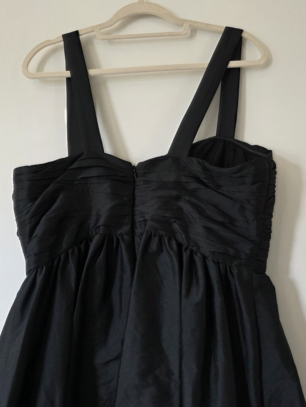 NWT Donna Karan Black Straight-Neck Bow-Trim Ballgown, Size 12 - Picture 9 of 10